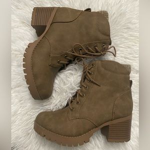 Soda Brown Boots/ Booties Size 7